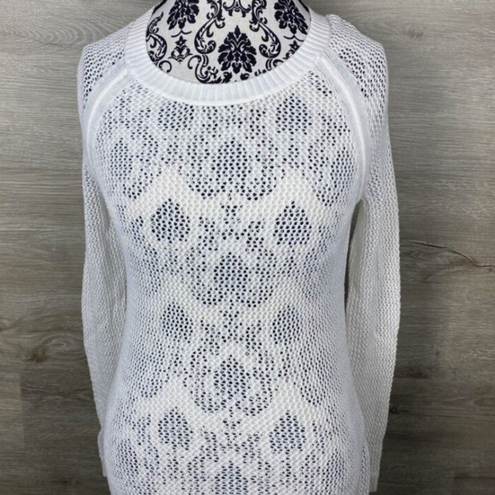 Round Neck Long Sleeve White Pullover Knit Sweater Size M Petite